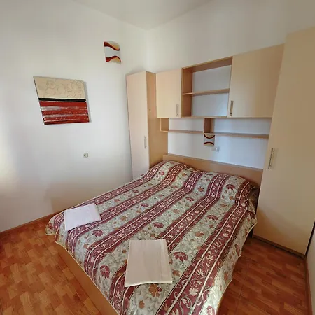 Cvjet App 3 * Makarska