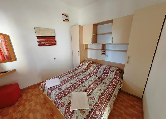 Cvjet App 3 * Makarska